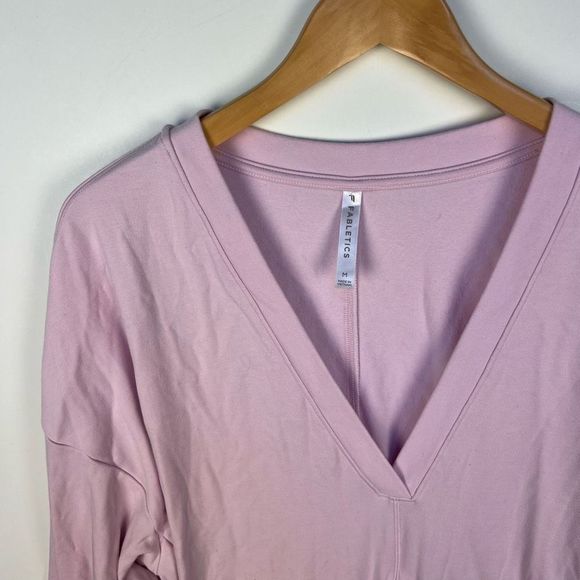 Fabletics V Neck Sweatshirt Pullover Top w Pockets Baby Pink Athleisure size M - Picture 3 of 10
